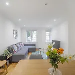 Hububb Luxury Stepney Green